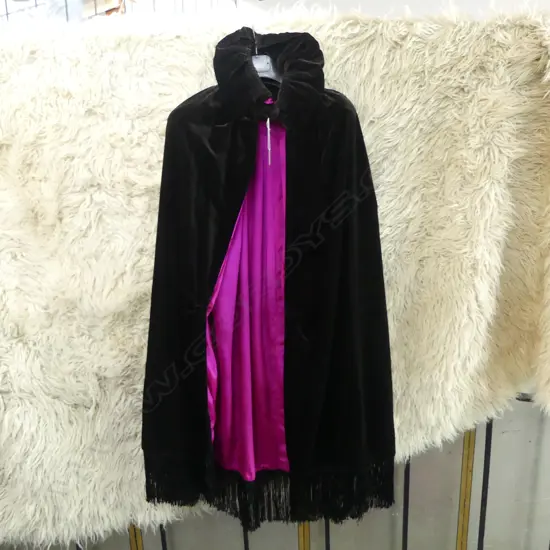 ANTIQUE BLACK VELVET SHAWL w. PINK SILK LINING