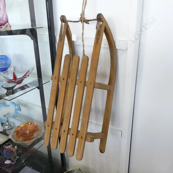 CHILD'S VINTAGE SNOW TOBOGGAN L.720mm