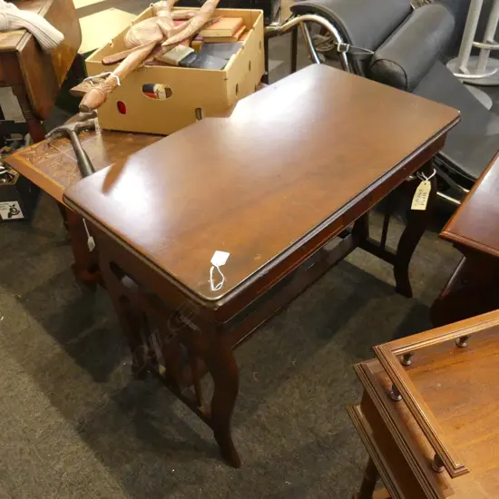 MAHOGANY SIDE TABLE 830x460x640mm