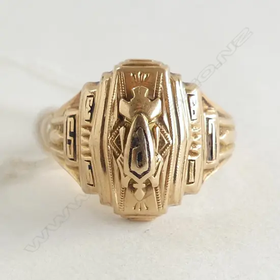 VINTAGE 10CT YELLOW GOLD HIGH SCHOOL RING 4.2gms SIZE O