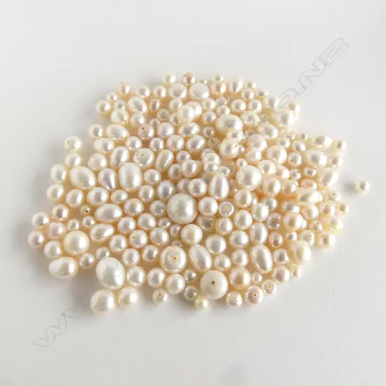 BAG CREAM UNSTRUNG CULTURED FRESH WATER PEARLS