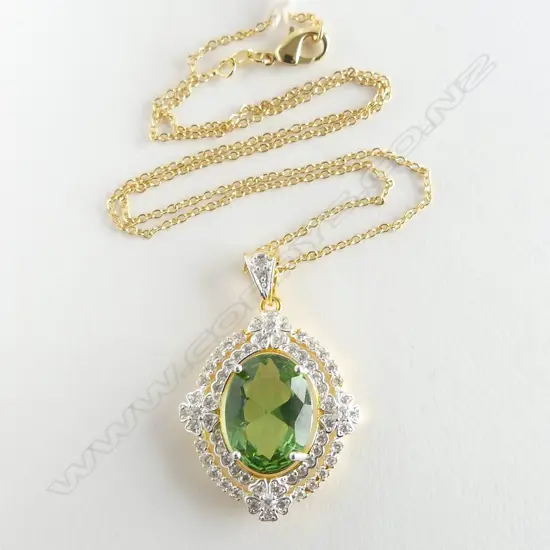 COSTUME FAUX PERIDOT & DIAMOND PENDANT ON CHAIN