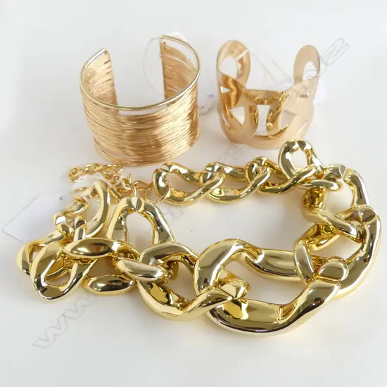 3 PC COSTUME; 2 BRACELETS & LG LINK CHAIN