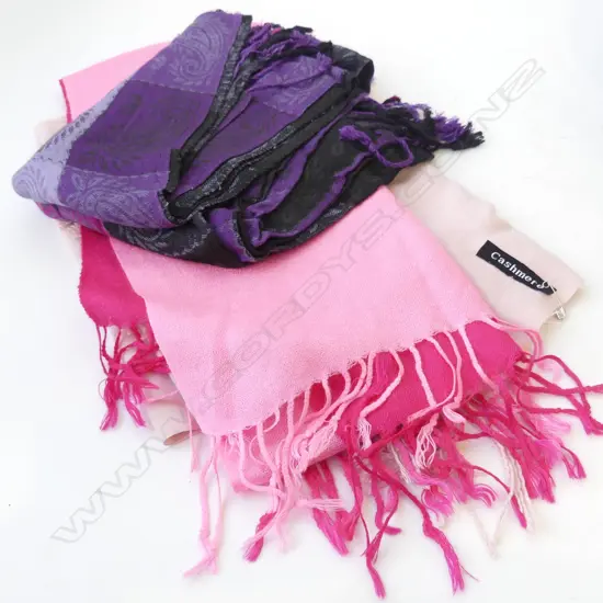 3 LADYS CASHMIRE SKARFS