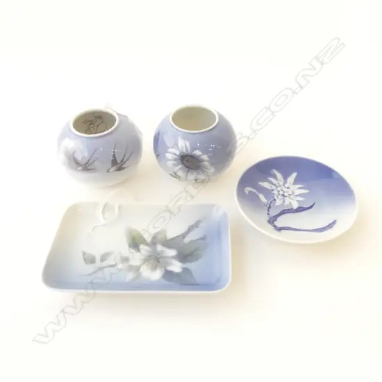PR COPENHAGEN POSIE VASES DIA 80MM & 2 COPENHAGEN DISHES