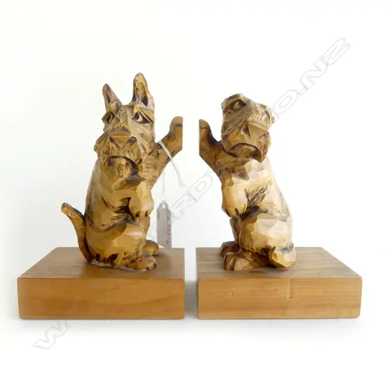 PR CARVED WOODEN FOX TERRIOR BOOKENDS H.150mm