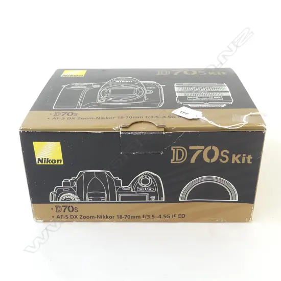 NIKON D70s CAMERA BOXED (NO CHARGER)