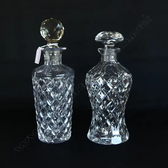 2 CRYSTAL DECANTERS H240 & 280MM