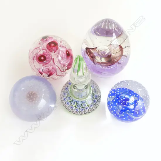 4 ASST. PAPERWEIGHTS + PERFUME BOTTLE H.115mm