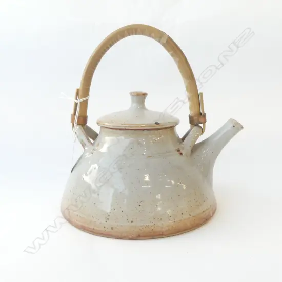 PETER STICHBURY TEAPOT 180mm dia