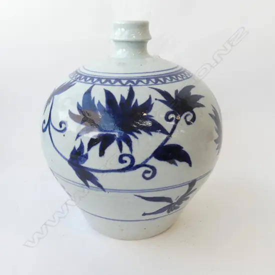 NICHOLAS BRENDON NZ STUDIO POTTERY VASE sinuous blue leafy vine on celedon Chinese style H.290mm