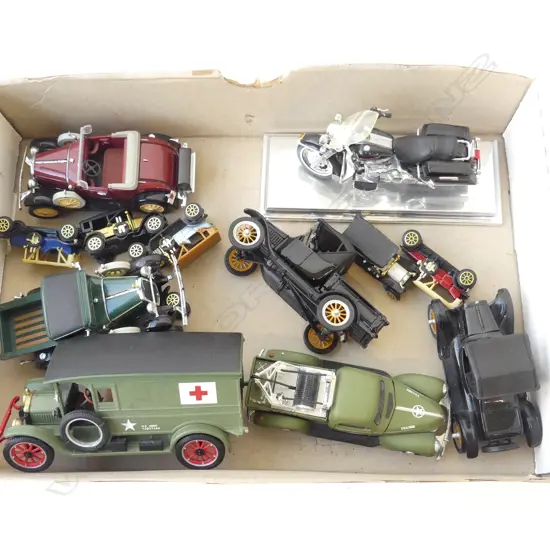 VINTAGE STYLE MODEL CARS