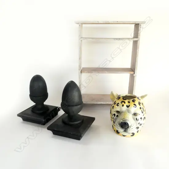PR EBONISED WOODEN ACORN FINIALS H.200mm, RESIN LEOPARD VASE, WHITE WASHED SHELVES H.430mm