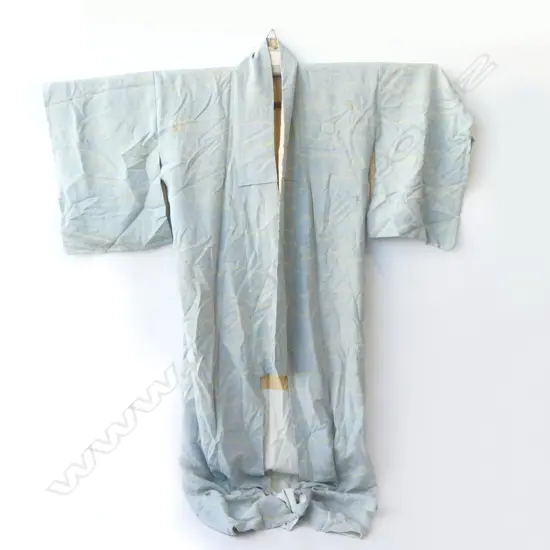 VINTAGE FULL LENGTH JAPANESE SILK KIMONO - PALE BLUE & CREAM TEXTURED PATTERN - FULLY LINED