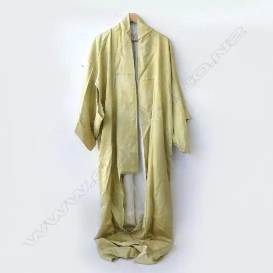 VINTAGE FULL LENGTH JAPANESE SILK KIMONO - GOLD PATTERN - FULLY LINED