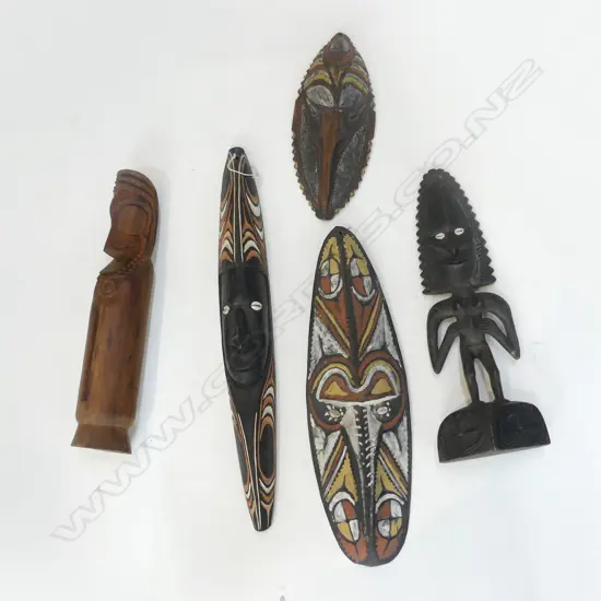 3 PNG FACE MASKS WOOD DRUM L400MM & STANDING WOOD FIGURE H430MM