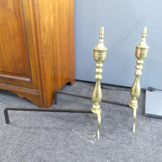 PAIR OF LARGE ANTIQUE BRASS FIRE DOGS, L.450MM, H.450MM
