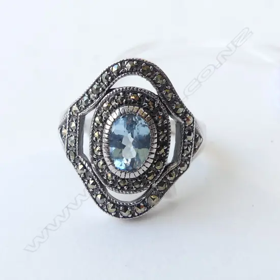 SILVER  MARCASITE & BLUE TOPAZ RING 7.7gms  SIZE U