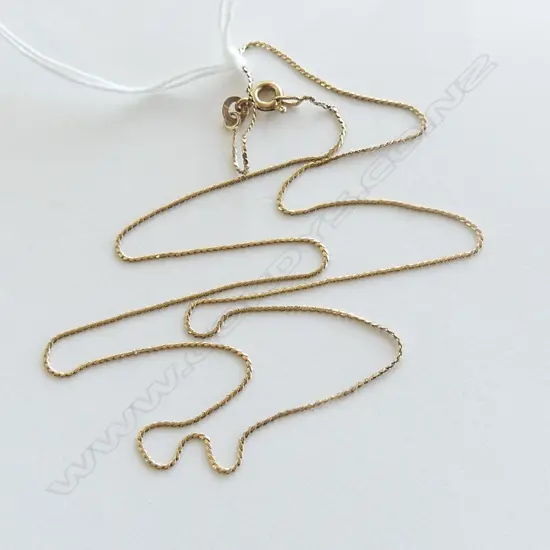 10ct YELLOW GOLD FINE LINK NECK CHAIN. L.440mm. 1.43gms