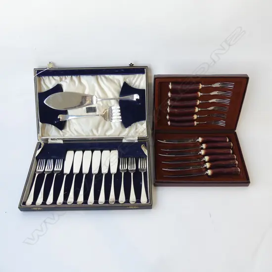 BOXED PLATED DECO FISH SET & BOXED STEAK KNIVES WITH FEUX ANTLER HANDLES