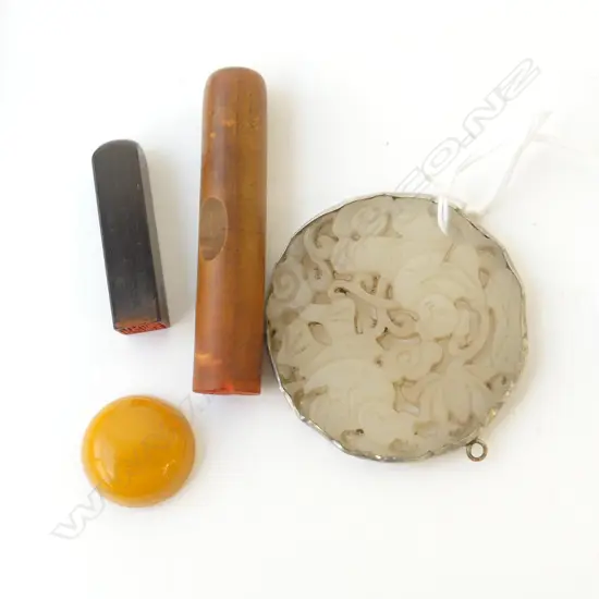 4 ORIENTAL PCES INCL. PENDANT 50mm dia