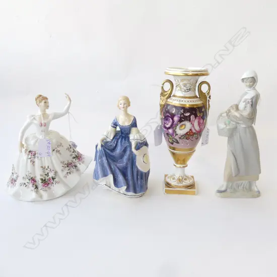 THREE FIGURINES, TWO DOULTON ONE LLADRO & TWO HANDLED VASE H.245mm 