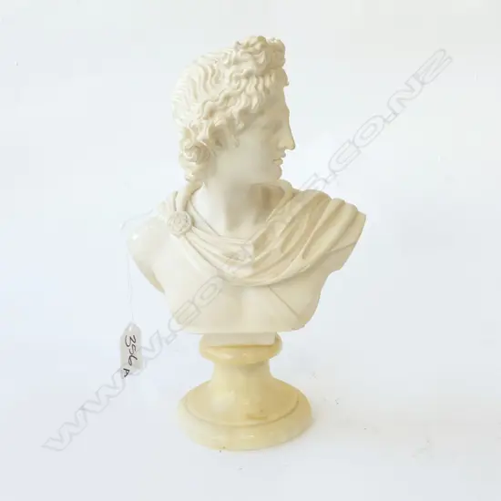 WHITE CERAMIC BUST H.235mm