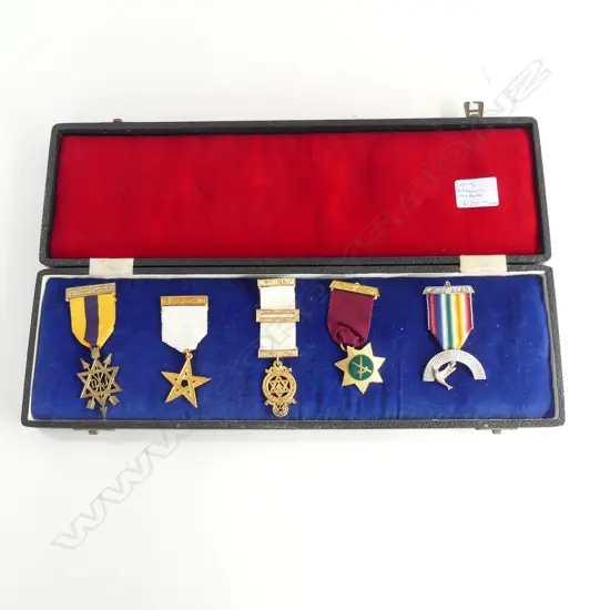 SET OF 5 MASONIC MEDALS, IN ORIG.CASE (L.400mm)