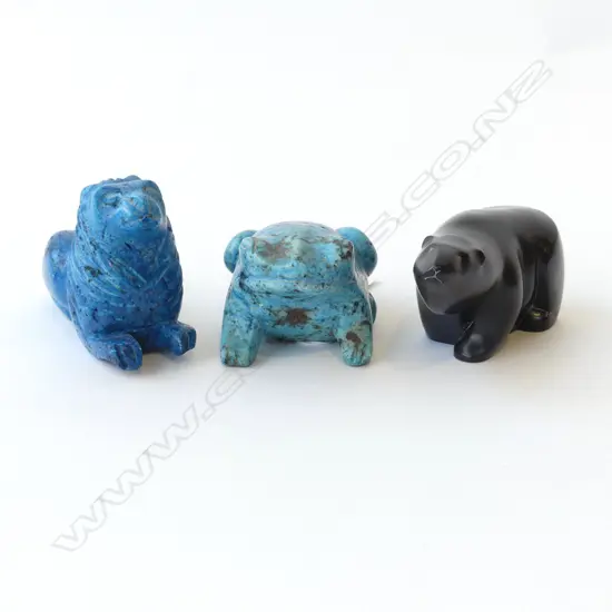 CARVED BLUE STONE LION & FROG L.100mm + BLACK BEAR