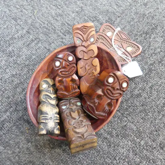 MAORI CARVED DISH + 5 SMALL FIGURES incls salt & pepper