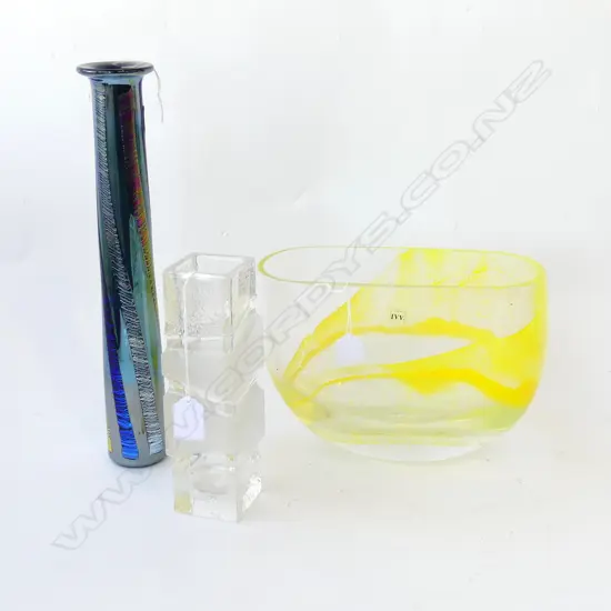 THREE GLASS ITEMS, YELLOW TONED MURANO BOWL H.175mm, 70s SCANDINAVIAN CUBE H.210mm, AUSTRALIAN DIACHROMATIC VASE H.350mm
