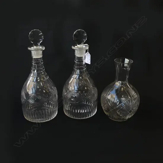 PR EARLY 19thC STYLE DECANTERS H.270mm + CARAFE