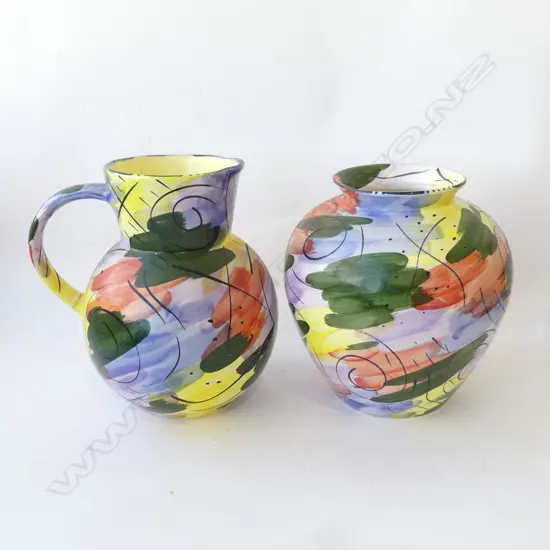 2PCES CHRISTINE HARRIS; VASE & JUG H.270mm