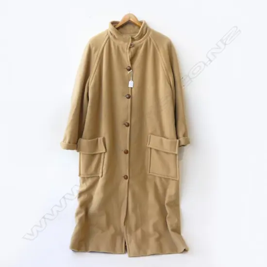 FULL LENGTH TAN WOOL COAT GOLD LINING