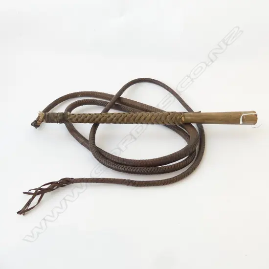 OLD PLAITED LEATHER WHIP