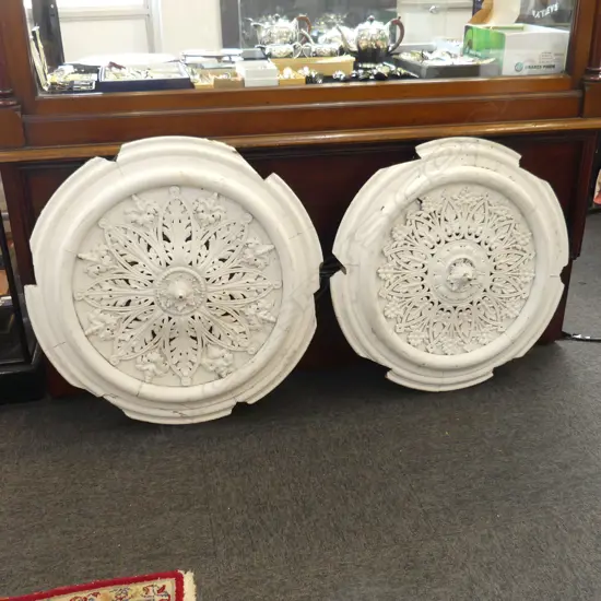 PR WHITE PAINTED METAL CEILING ROSES 800mm dia