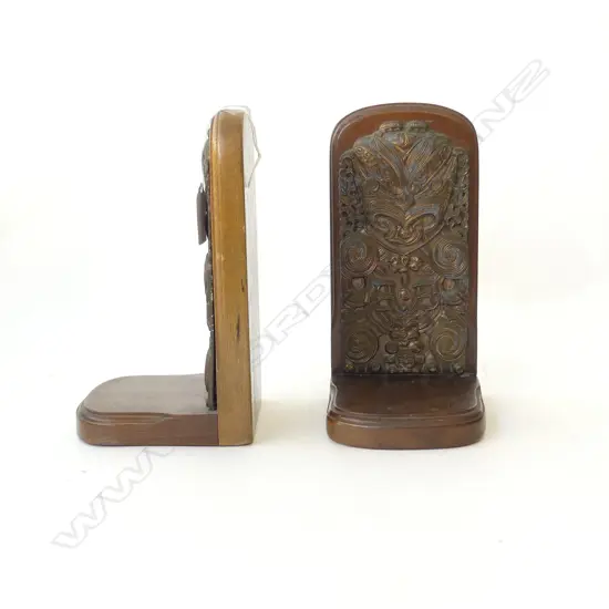 PR VINTAGE KINGSLEY MAORI DECORATED BOOKENDS H.205mm