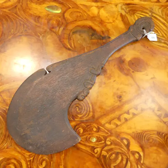 VINTAGE MASSIVE MAORI CARVED WAHIAKA dark finish L.555mm