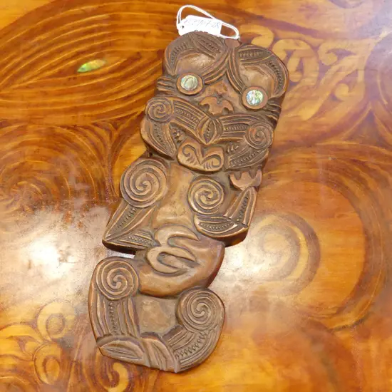 VINTAGE labelled 'GUARANTEED MAORI WORK' FIGURED PANEL H.260mm MID 20thC