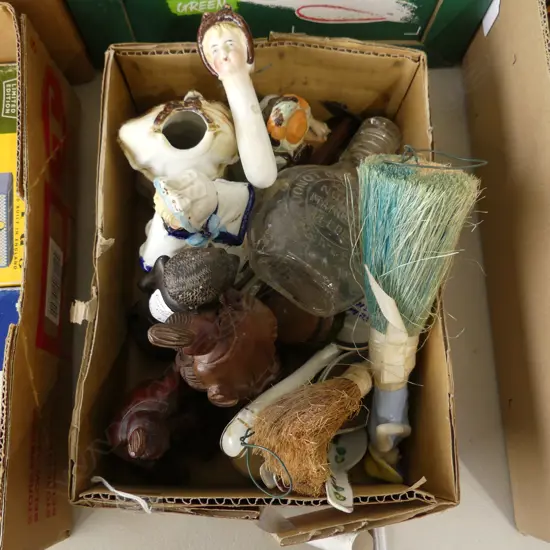 BOX OF THREE WOODEN FIGS THREE CERAMIC FIGS BABY FEEDER PIE FUNNEL RECORD CLEANER & TWO PIANO DOLLS WITH BRUSHES
