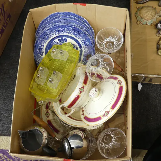 6 WEDGWOOD PLATES, DEPRESSION GLASS ETC