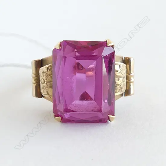 18ct YELLOW GOLD & BRIGHT SYN RED/PINK STONE RING 6gms SIZE K 1/2