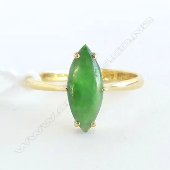 CHINESE 22ct YELLOW GOLD & JADEITE RING 2.32gms SIZE P