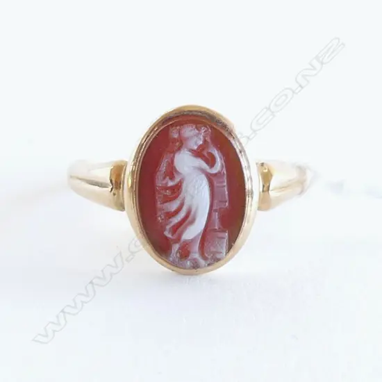 c1900 9ct ROSE GOLD & GRECIAN CAMEO CUT CLASSICAL RING 2.5gms SIZE R