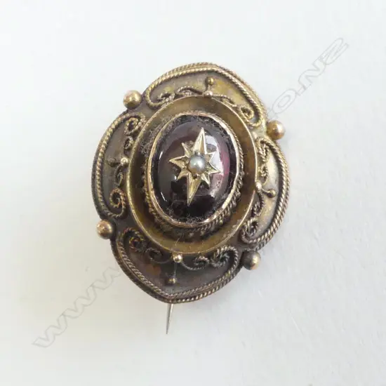 ANTIQUE MEMORIAL BROOCH GOLD? 20x25mm 6.2gms