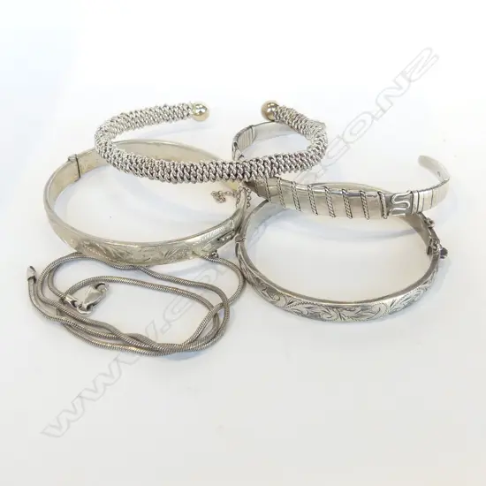 4 SILVER BANGLES + 1 SILVER CHAIN approx 80gms