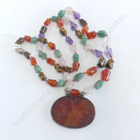 STRING SEMI PRECIOUS STONES w SILVER SET CARVED JADEITE MEDALLION 