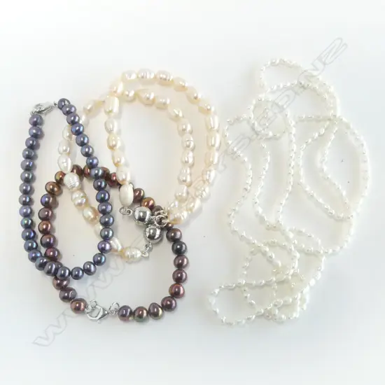 4 FRESH WATER PEARL BRACELETS + BIWA PEARL NECKLACE L.900mm