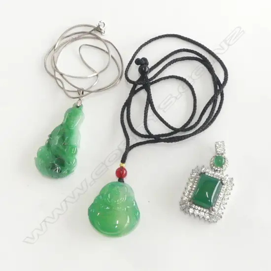 3 PCES JEWELLERY; 2 ORIENTAL PENDANT NECKLACES + PENDANT