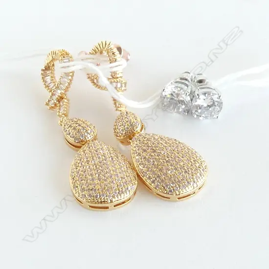 2 PRS COSTUME EARRINGS, DIAMANTE DROPS & FAUX DIAMOND STUDS